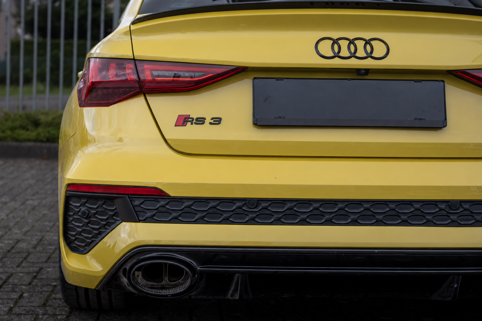 Audi RS3 8Y detail van de achterzijde