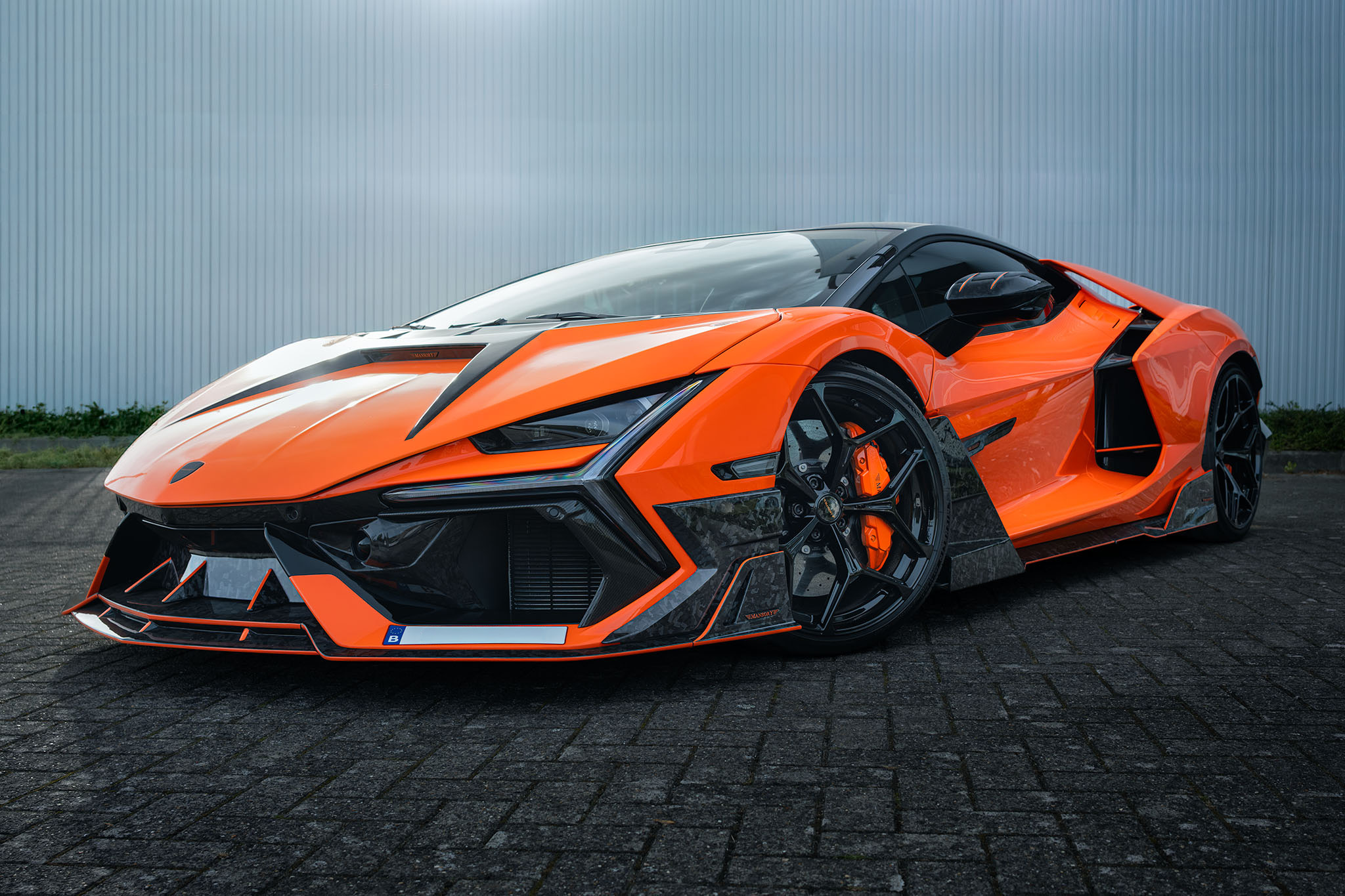 Lamborghini Revuelto front drie kwart