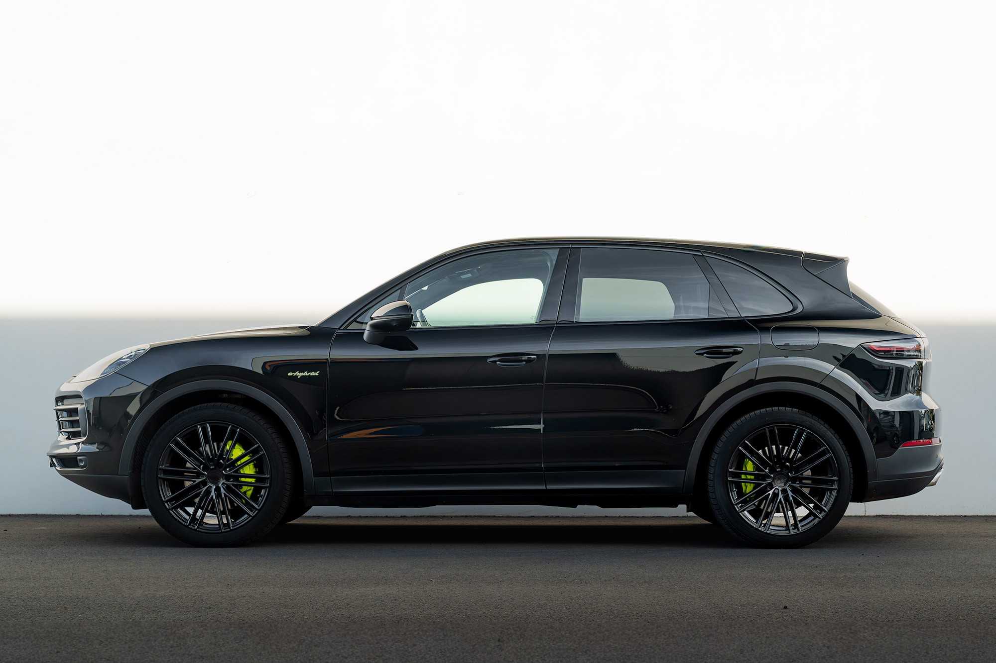 Porsche Cayenne e-Hybrid in zijaanzicht