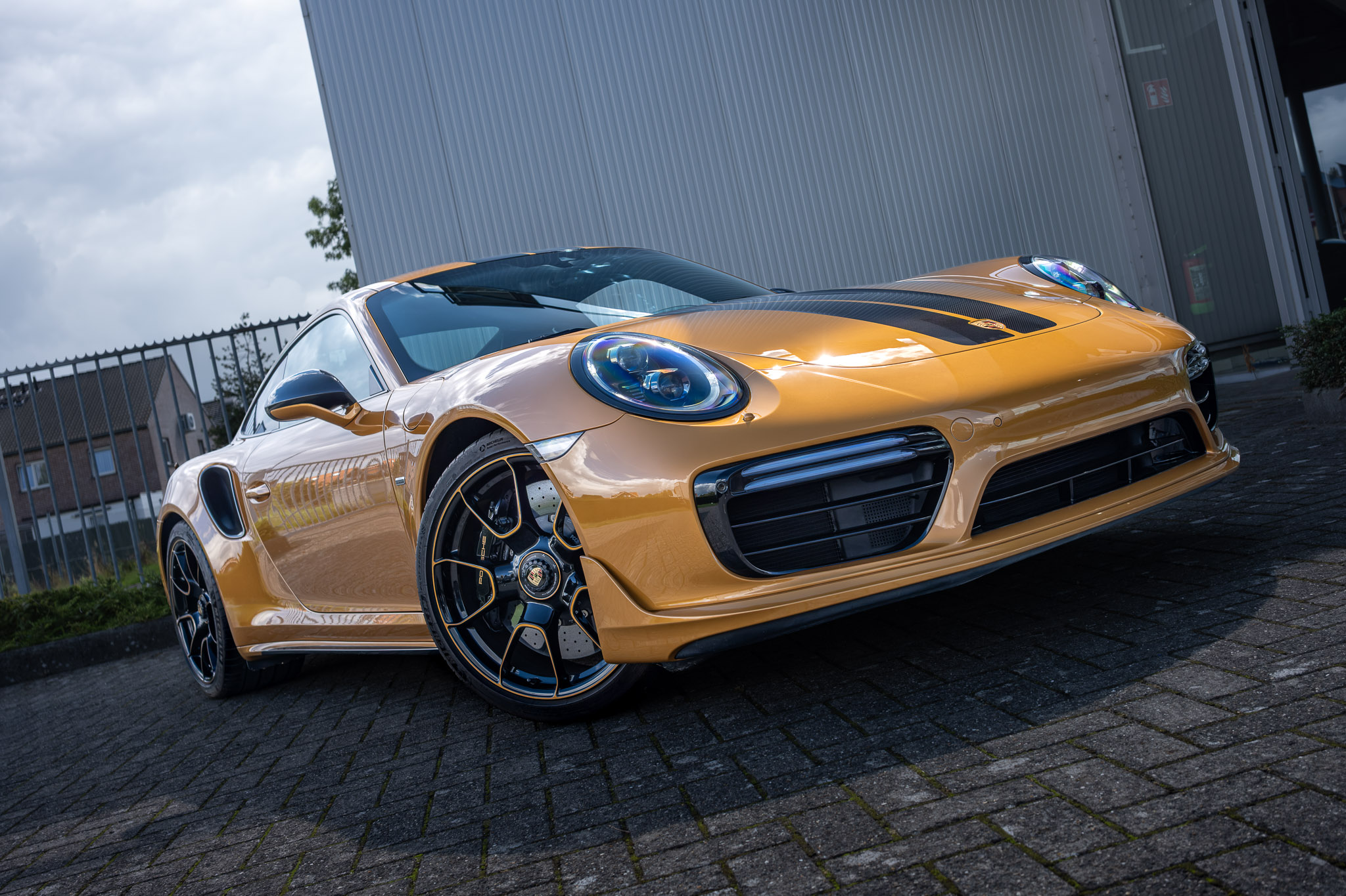 Porsche Turbo S Exclusive Series front drie kwart
