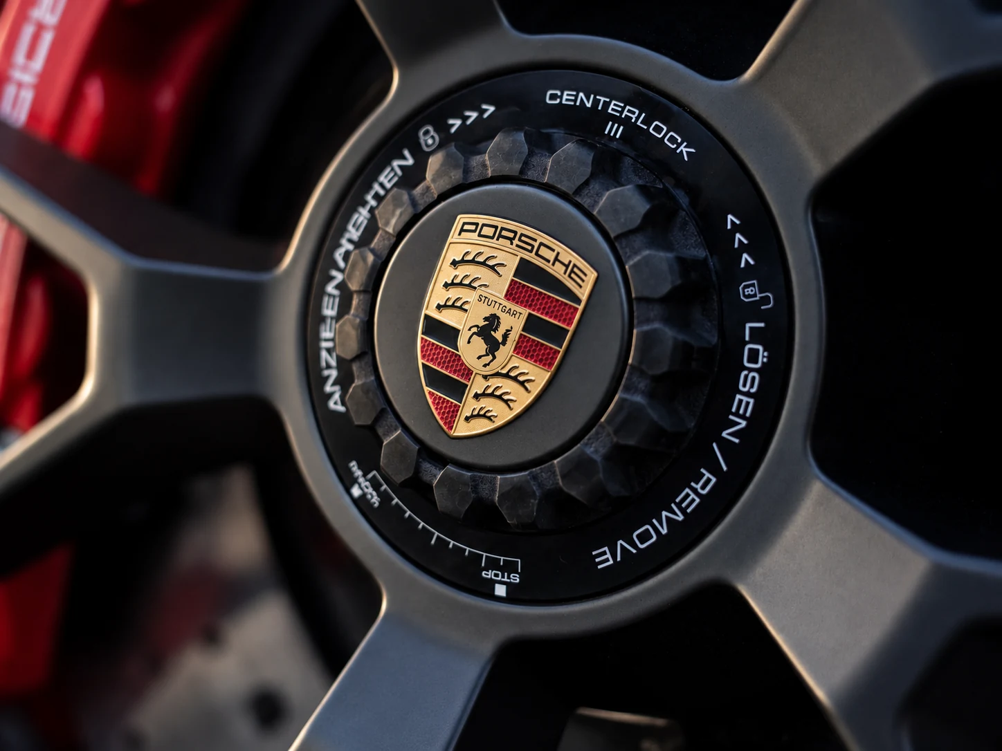 Porsche centerlock detail